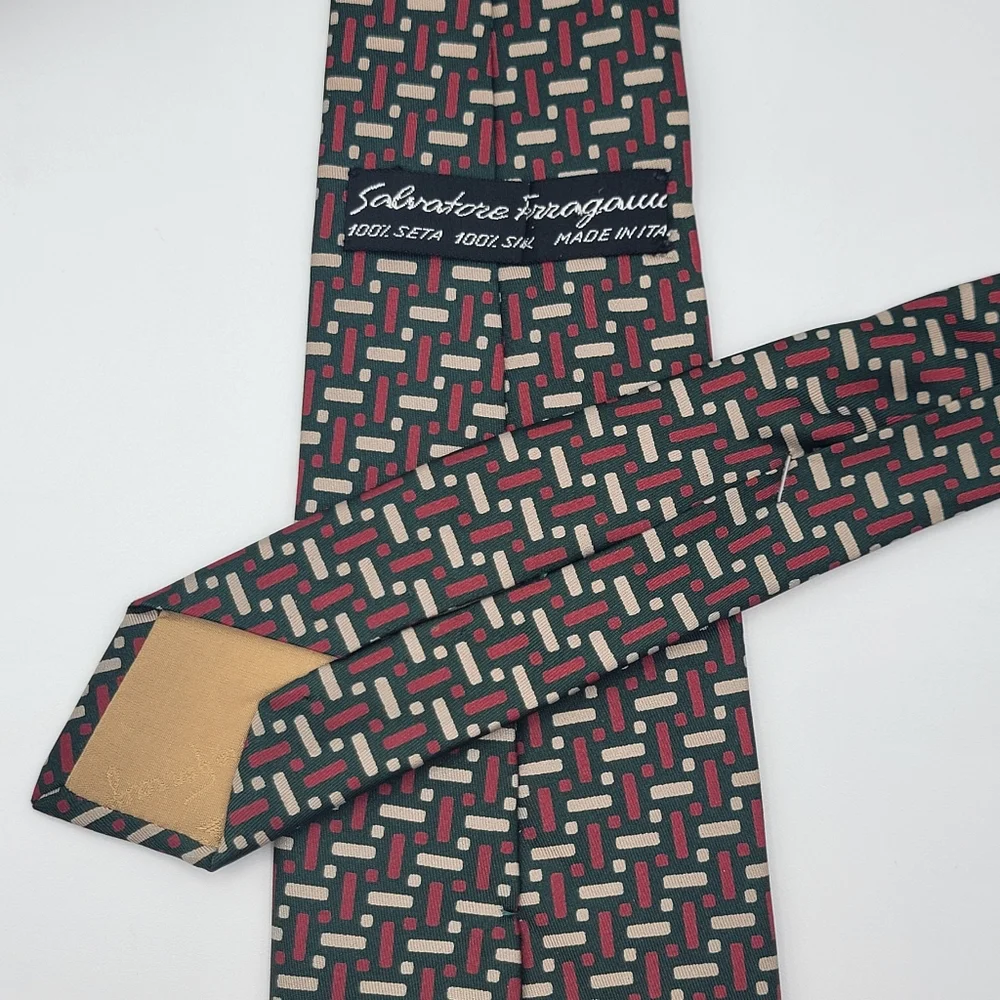 Salvatore Ferragamo Brown Beige Red‎ Necktie Tie 100% Silk Italy